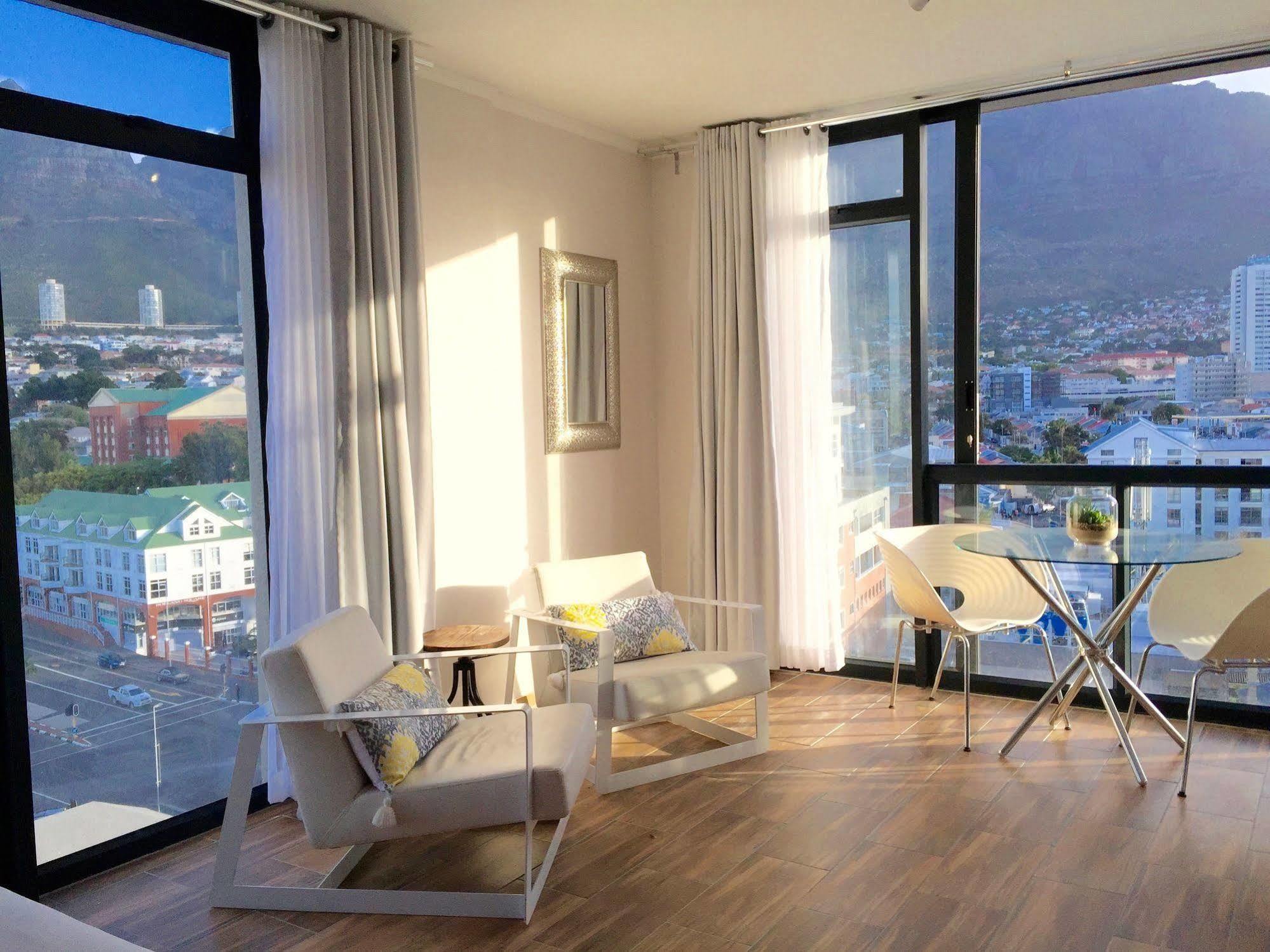 Urban Oasis At The Four Seasons Apartment Cape Town Ngoại thất bức ảnh