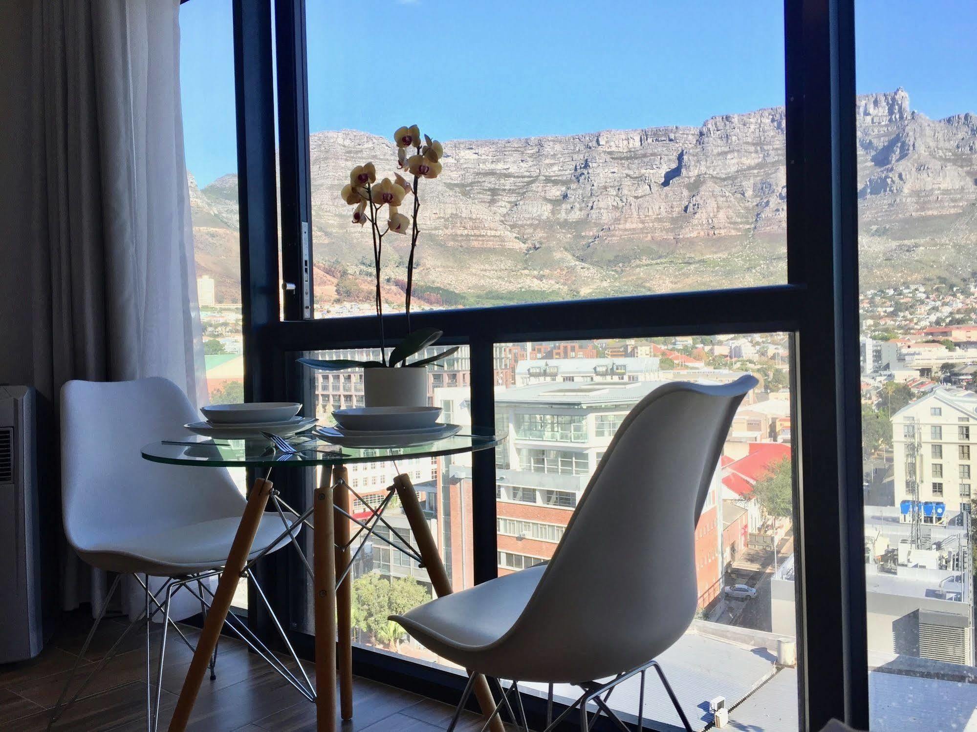 Urban Oasis At The Four Seasons Apartment Cape Town Ngoại thất bức ảnh